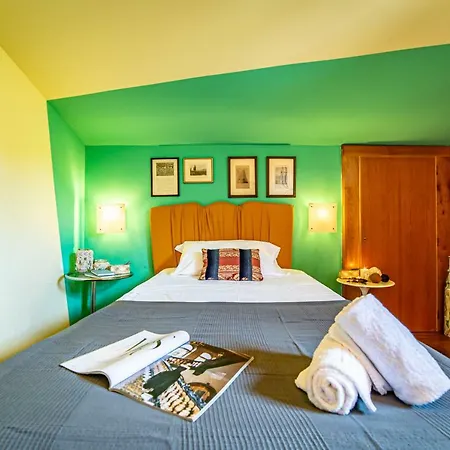Aurora Villa